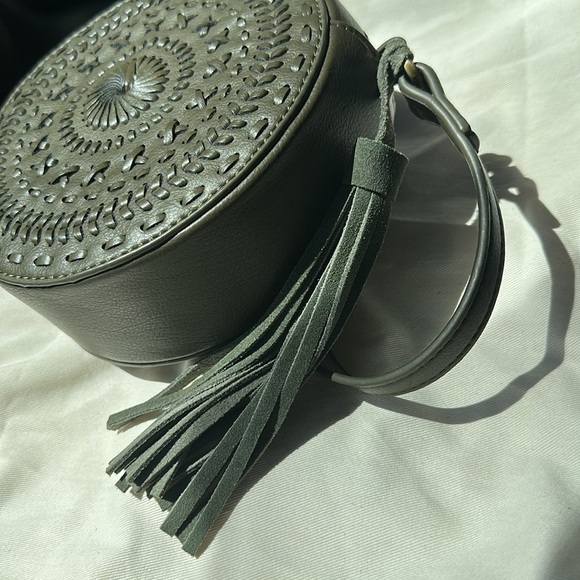 Green Cut Out Stitch Circle Round Tassel Crossbody Purse Bag - Picture 2 of 7